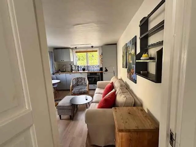 Cozy Little House In The Countryside 빌라 *